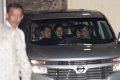 Puan Maharani dan Pramono Anung Mengiringi Jenazah Taufiq Kiemas