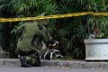 Gegana Mengamankan Tas Mencurigakan