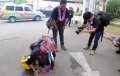 Ramon Y Tungka Melakukan Sujud Syukur