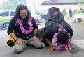 Ramon Y Tungka Melakukan Sujud Syukur