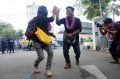 Ramon Y Tungka Melakukan Sujud Syukur