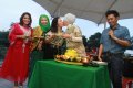 Eko Patrio Bersama Istri Selamatan Warung Komando Miliknya