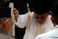 Foke dan Habibie Ziarah ke Makam Ibu Ainun