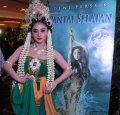 Dewi Perssik LARASATI PANTAI SELATAN 