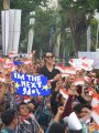 20131023_ribuan-peserta-ikuti-audisi-indonesia-idol-2014-di-surabaya_3911.jpg