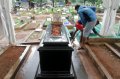 20131102_makam-uje-dibersihkan_8903.jpg