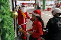 Nuansa Natal di SPBU Raden Inten