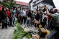 Demo Tuntut Uang Rp 500 Ribu di Kantor Gubernur Aceh