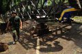 Bangun Jembatan Darurat di Jalan Raya Tomohon-Manado