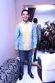 Dude Harlino Fiting Baju Pengantin