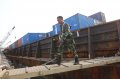 Tongkang Pembawa Timah Dibongkar Bea Cukai dan TNI AL