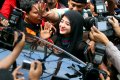 Dewi Perssik Menghirup Udara Bebas