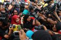 Dewi Perssik Menghirup Udara Bebas