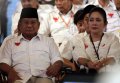 Prabowo dan Titiek Soeharto Duduk Berdampingan