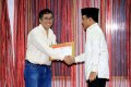 Toni Suratman Beri Penghargaan Supeni Pelatih Angkat Besi