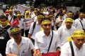 Unjuk Rasa Pegawai Merpati Tuntut Pembayaran Gaji dan THR