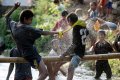 Lomba Pukul Bantal Sambut HUT Ke-69 Kemerdekaan RI