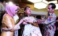 Jokowi Hadiri Hari Batik Nasional di Pasaraya Blok M