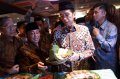 Jokowi Hadiri Hari Batik Nasional di Pasaraya Blok M
