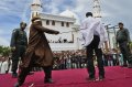 Hukuman Cambuk Pelaku Maisir di Aceh
