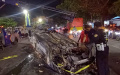 3-mobil-akibat-kerusuhan-di-stadion-kanjuruhan-dievakuasi_20221002_203103.jpg