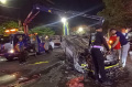3 Mobil Akibat Kerusuhan di Stadion Kanjuruhan Dievakuasi