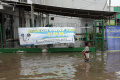 Akses-Jalan-Raya-Pondok-Aren-Terputus-Akibat-Banjir_20250304_132712.jpg