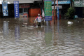 Akses-Jalan-Raya-Pondok-Aren-Terputus-Akibat-Banjir_20250304_132817.jpg