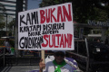 Aksi-Demo-Warga-Rusun-Se-Jakarta-di-Depan-Balaikota_20250721_165117.jpg