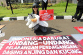 Aksi Pelarangan Perdagangan Daging Anjing dan Kucing