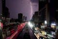Aksi-Pemadaman-Lampu-di-Jakarta-Peringati-Earth-Hour_20250426_224640.jpg