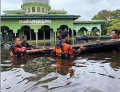 BPBD-Kabupaten-Barito-Selatan-Evakuasi-Korban-Terdampak-Banjir_20250523_101919.jpg