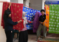 Belajar Batik Cap di Bekas Lokalisasi Dolly