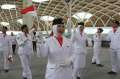 Bendera-Merah-Putih-210-Meter-Membentang-di-Stasiun-Kereta-Cepat_20250817_165629.jpg