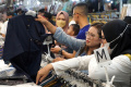 Berburu Baju Lebaran di Pasar Baru Bandung
