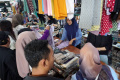 Berburu Baju Lebaran di Pasar Baru Bandung