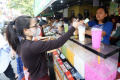 Berburu Takjil di Kawasan Benhil