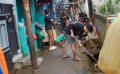 Bersih-Bersih-Setelah-Banjir-Berangsur-Surut-di-Jakarta_20250707_152610.jpg