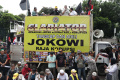 Demo-Adili-Jokowi-di-KPK_20251002_195349.jpg