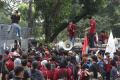 Demonstrasi-Mahasiswa-di-Kawasan-Patung-Kuda-Jakarta_20260616_122349.jpg