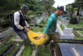 Evakuasi-Jenazah-dan-Perbaikan-Tanggul-Anak-Sungai-Cidurian-yang_20241128_194814.jpg