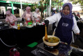 Festival Harmoni ISTRI MOTEKAR NGOLAH SAMPAH di Kampus Unpas