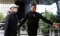 Gubernur-Bengkulu-Tiba-di-KPK-Usai-Terjaring-OTT_20241124_162311.jpg