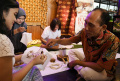 Hari-Batik-Nasional-Berkolaborasi-Sekolah-dan-Hotel_20241002_151327.jpg