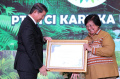 Hashim-Djojohadikusumo-Raih-Penghargaan-dari-Kementerian-LHK_20241017_170201.jpg