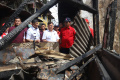 JK-Kunjungi-Korban-Kebakaran-Kebon-Kosong_20241211_162700.jpg