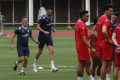 John Herdman Pimpin Latihan Timnas Indonesia