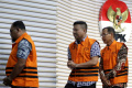 KPK-Tahan-Tersangka-Kasus-Dana-Hibah-Pokmas-Jatim_20251002_205021.jpg