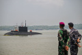 Kapal Selam Angkatan Laut Rusia Berlabuh di Surabaya