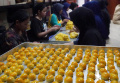 Kue Kering Lebaran di Kampung Nastar Laris Manis
